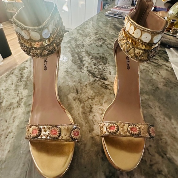 BEBE DECORATIVE BUTTON DESIGN CORK WEDGE ANKLE STRAP HEELS SIZE 8 - Picture 3 of 16